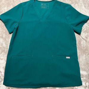 Figs Casma™ - Three-Pocket
Scrub Top